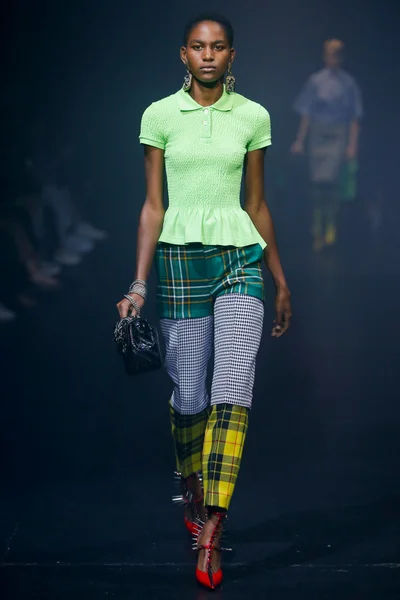 Look 8